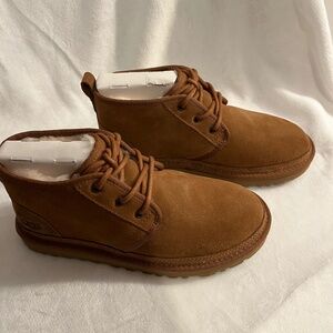 NWT Ugg Neumel Ankle Boots